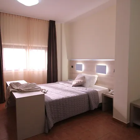 Hotel Fly