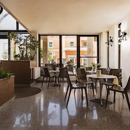 Fly Hotel 4*