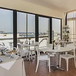 Hotel Fly