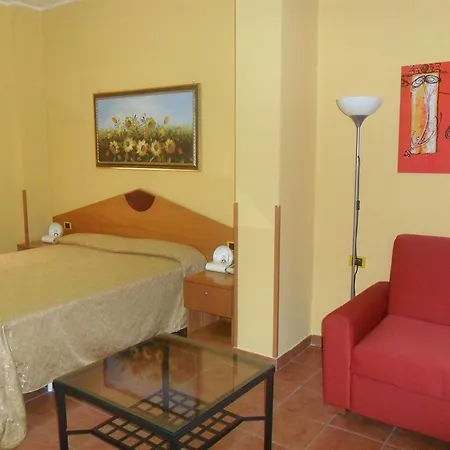 מלון Fly
